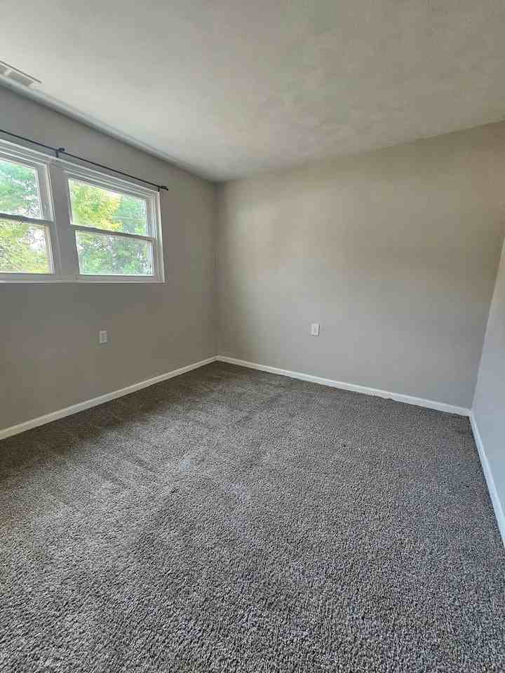 3424 Heatherton Drive - Photo 5 of 13