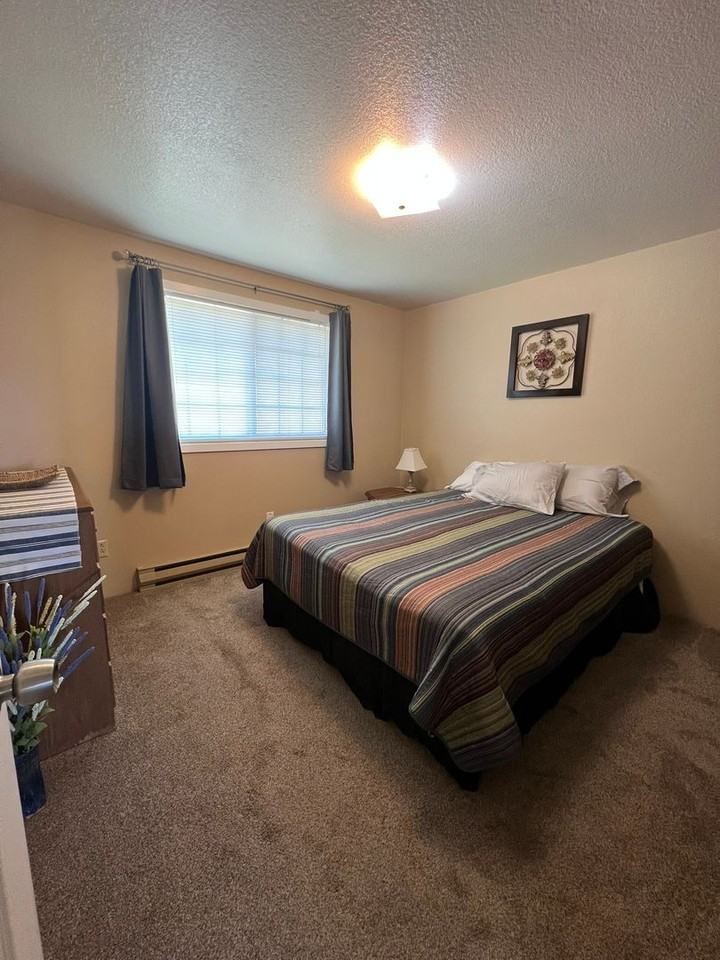 2121 N Eldorado Ave ##03 - Photo 5 of 6