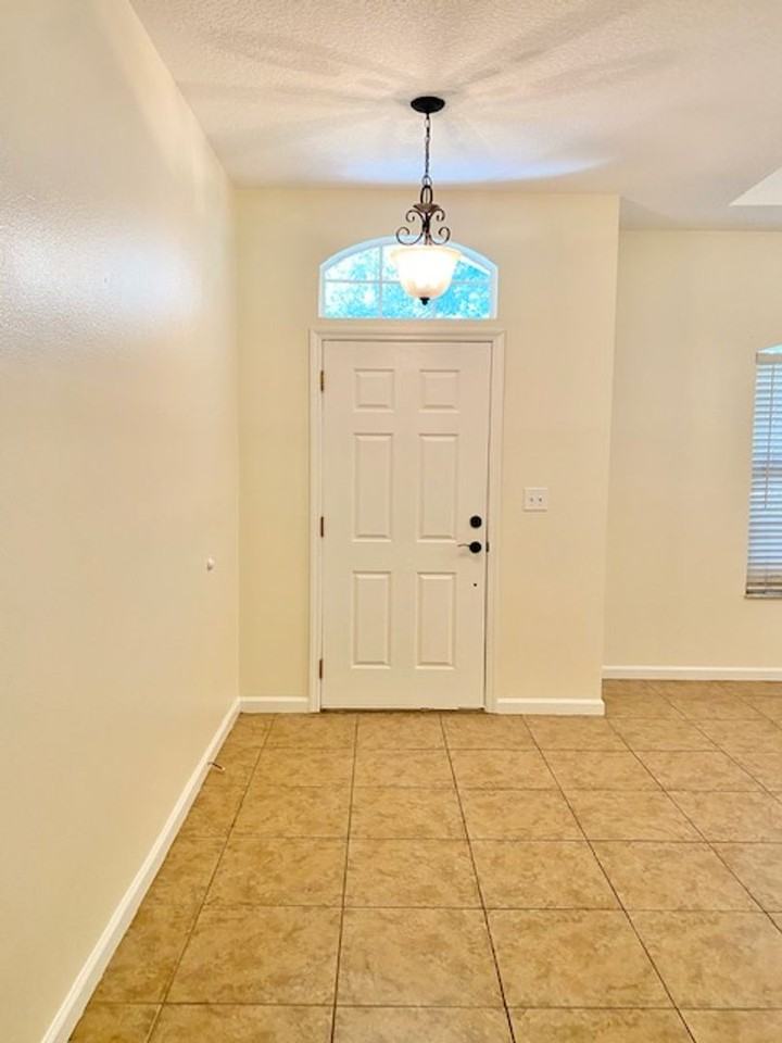 705 Ravenshill Way - Photo 3 of 23