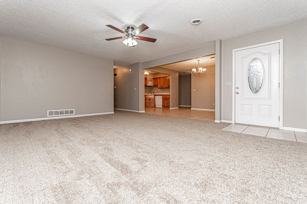 1528 Saint Marys Rd - Photo 4 of 24