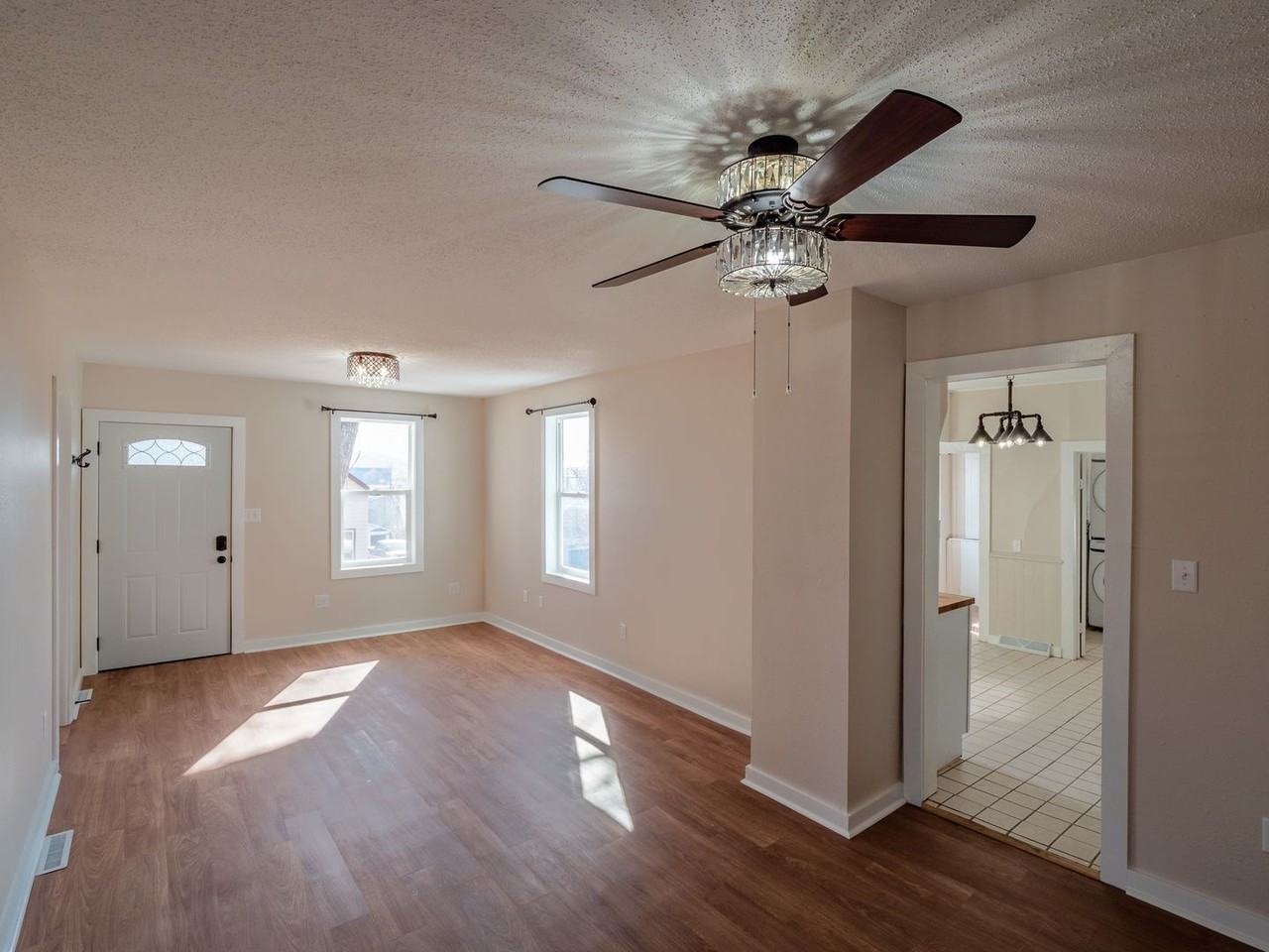 1620 14th Ave Se - Photo 2 of 10