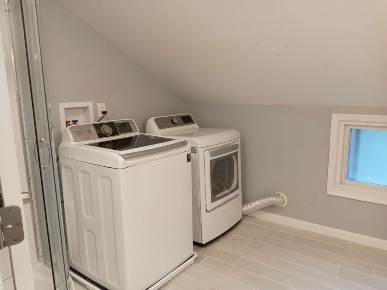 73 Whitewood Dr - Photo 3 of 8