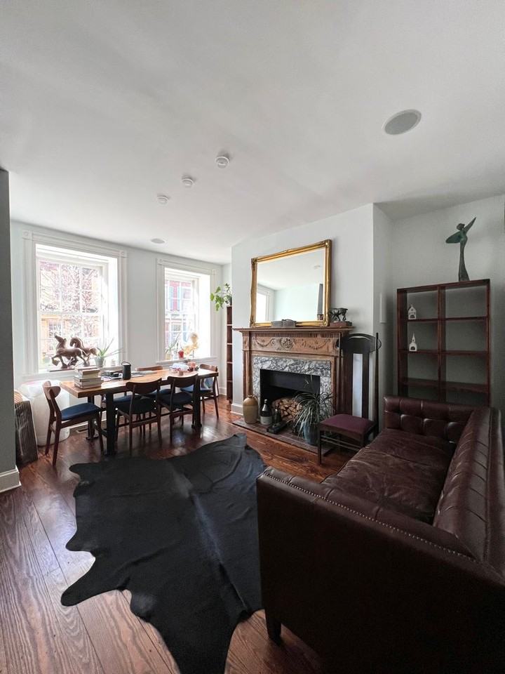 239 Delancey St - Photo 2 of 23