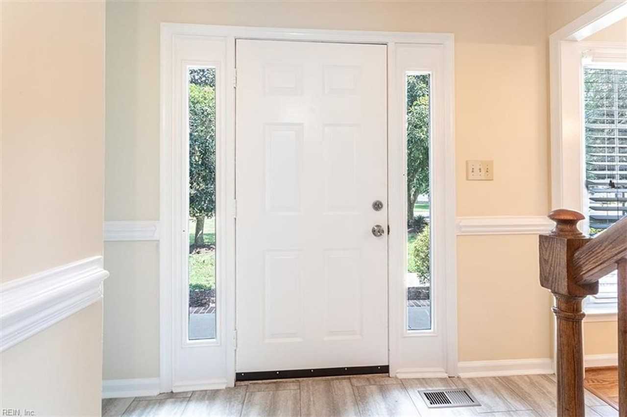 2 Oscars Ct - Photo 2 of 37