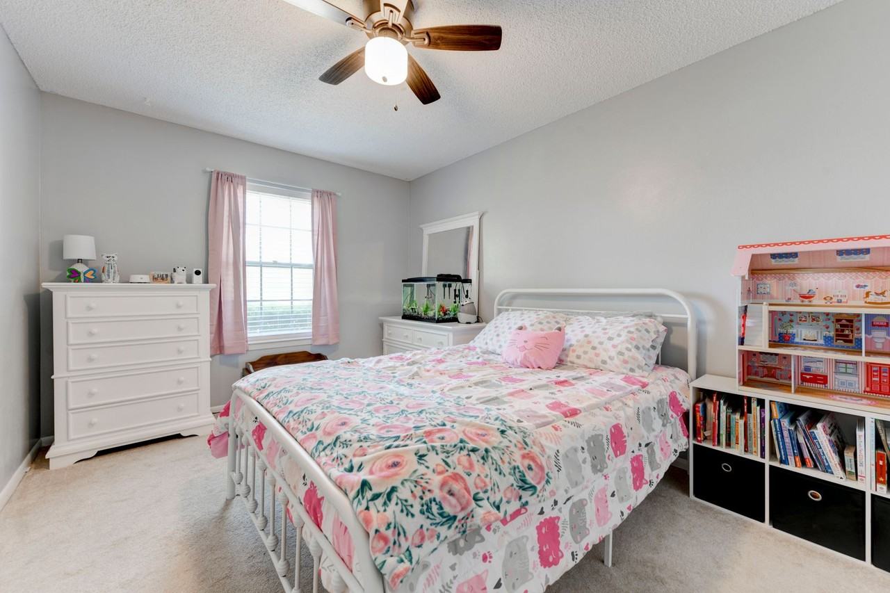303 Manning Dr - Photo 5 of 40