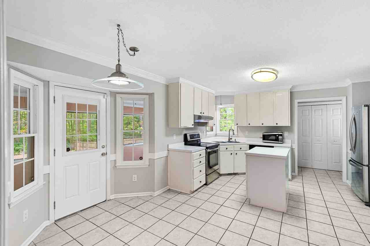 209 Goldfield Dr - Photo 5 of 24