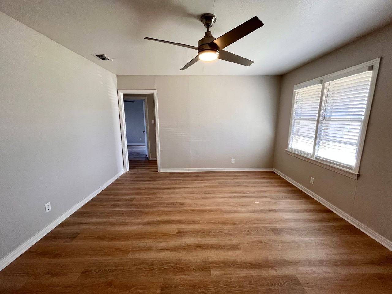 2012 49th St - Photo 3 of 22