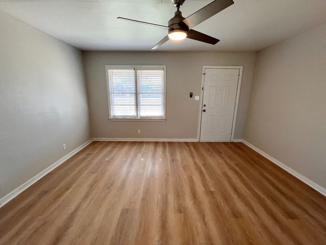 2012 49th St - Photo 5 of 22