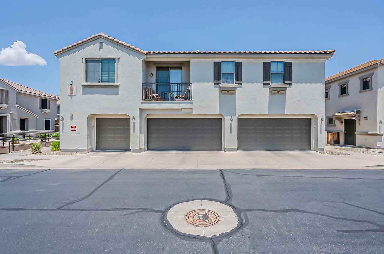 3022 E Donner Dr - Photo 3 of 41