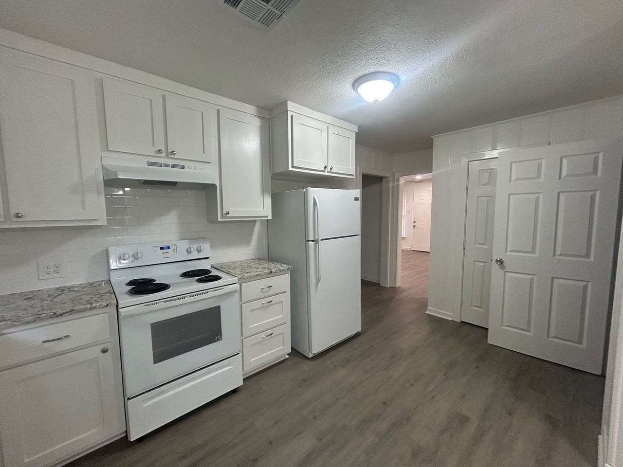2309 Glendale Dr - Photo 3 of 15