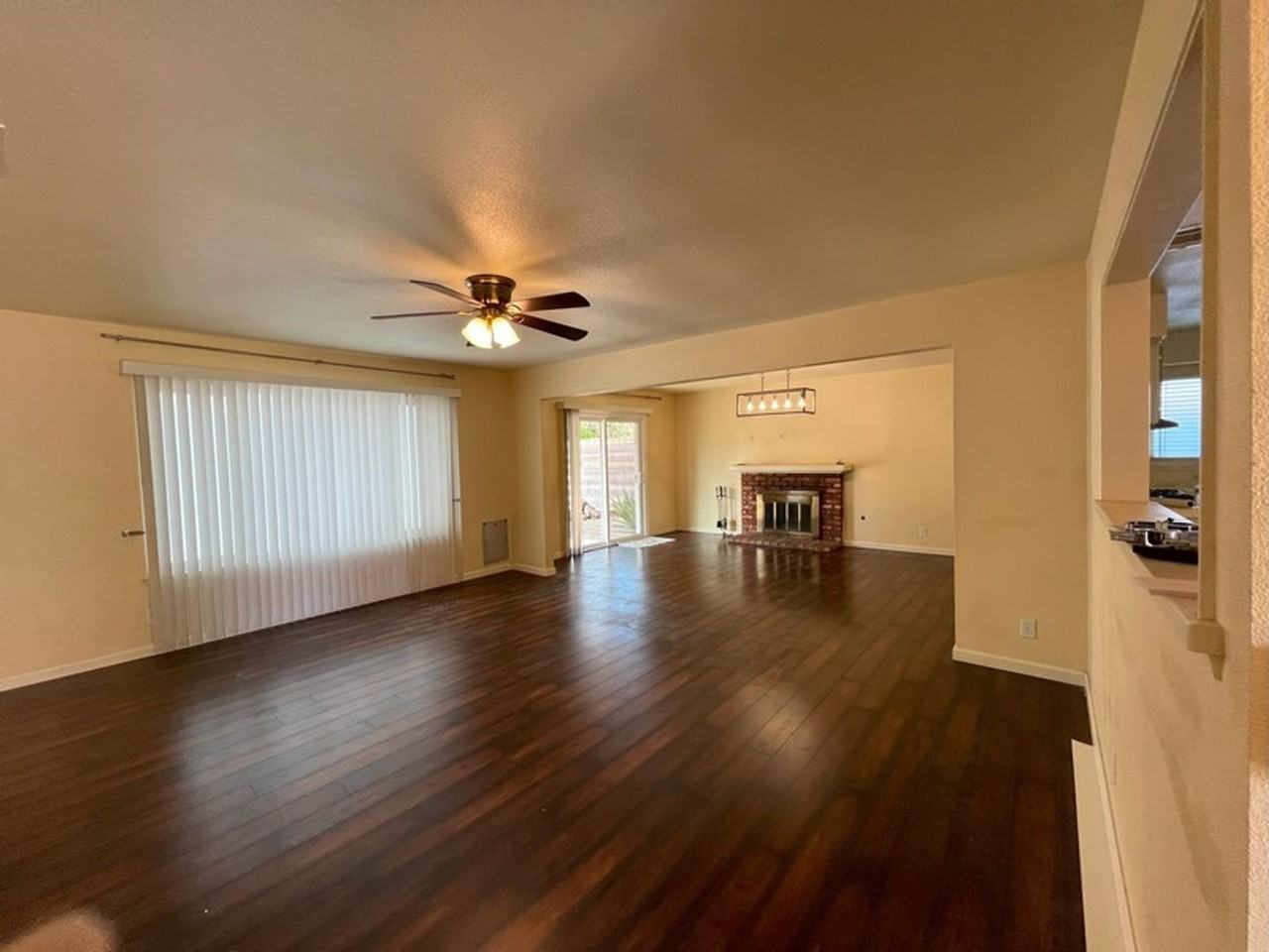 809 Jennifer Ct - Photo 2 of 18