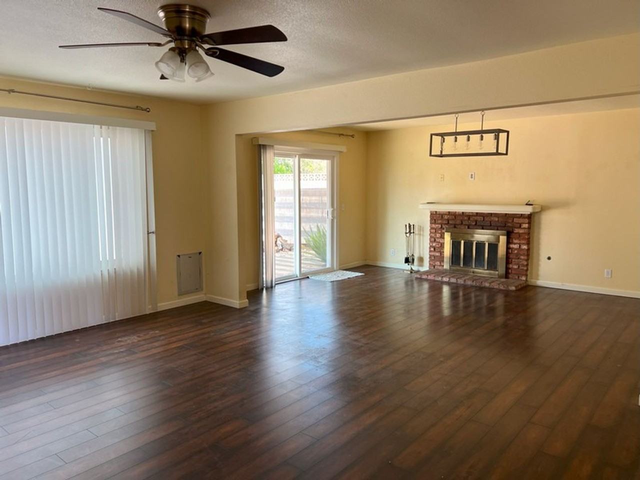 809 Jennifer Ct - Photo 3 of 18