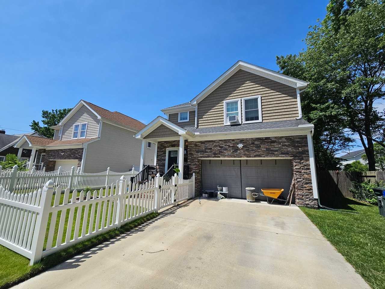 2728 Myrtle Ave - Photo 2 of 27