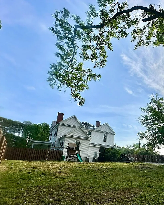 267 Elm St - Photo 3 of 37