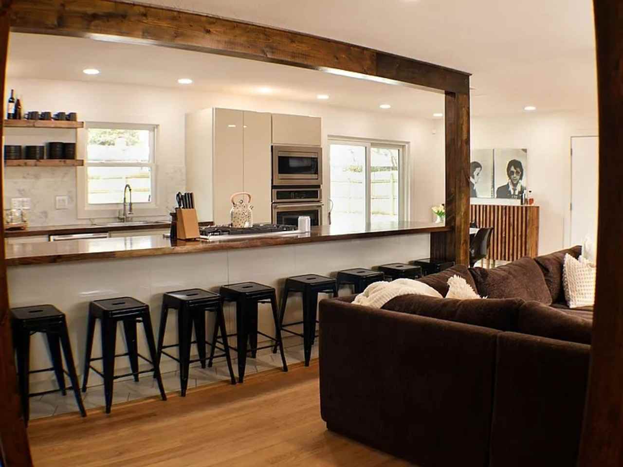 1945 S Cedarbrook Ave - Photo 2 of 28