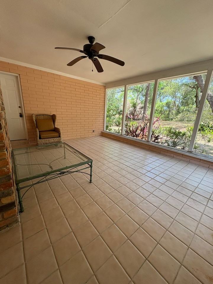 2227 Country Club Dr - Photo 4 of 37