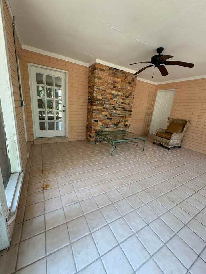 2227 Country Club Dr - Photo 5 of 37