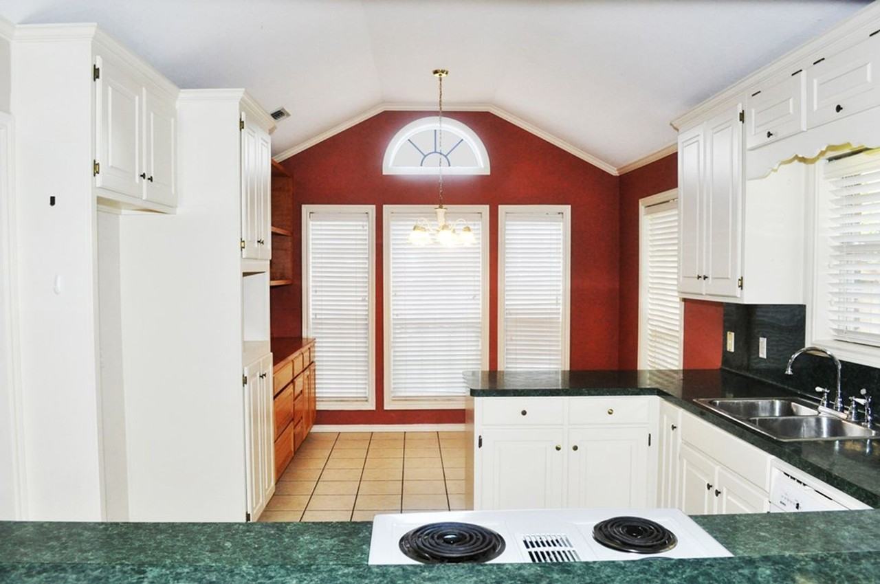 3610 Ashcreek Cir - Photo 3 of 13