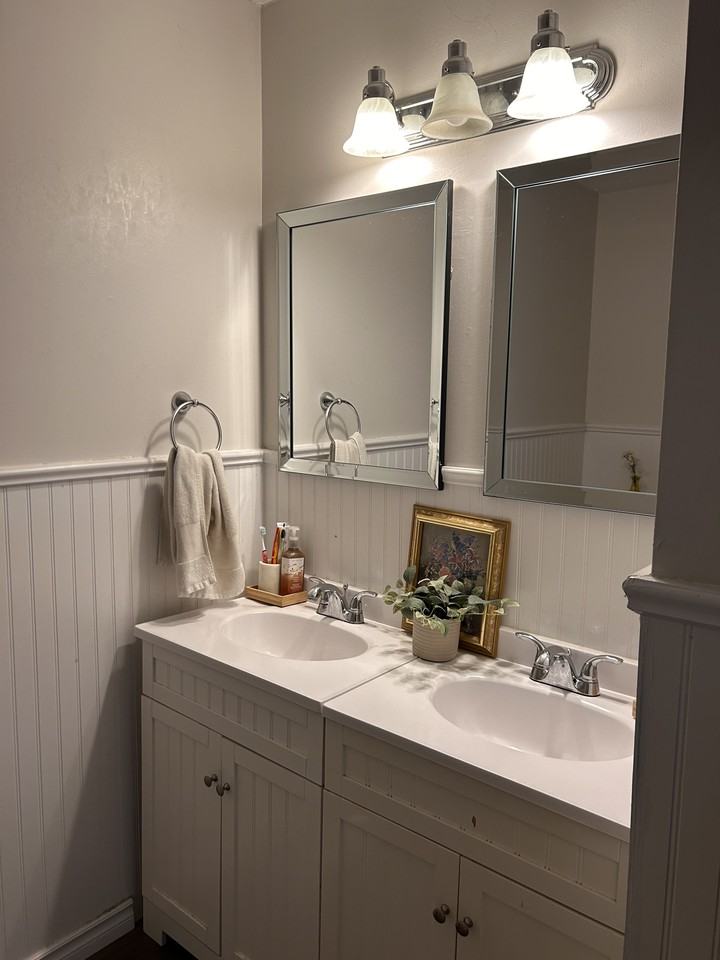 154 Graham Crescent - Photo 3 of 9