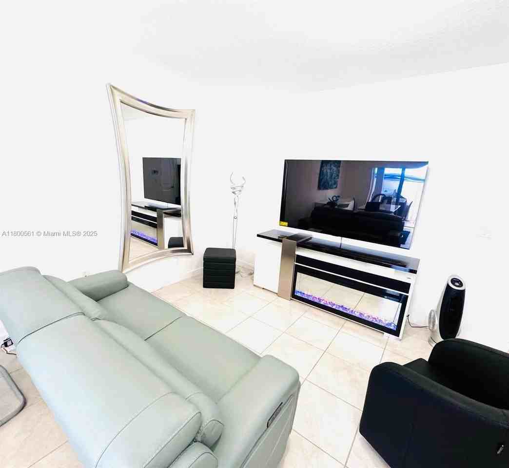 761 Sw 11th St #761 - Photo 3 of 18