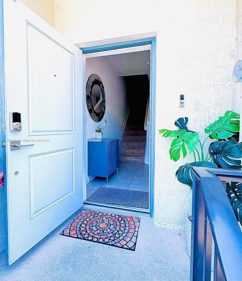 761 Sw 11th St #761 - Photo 4 of 18