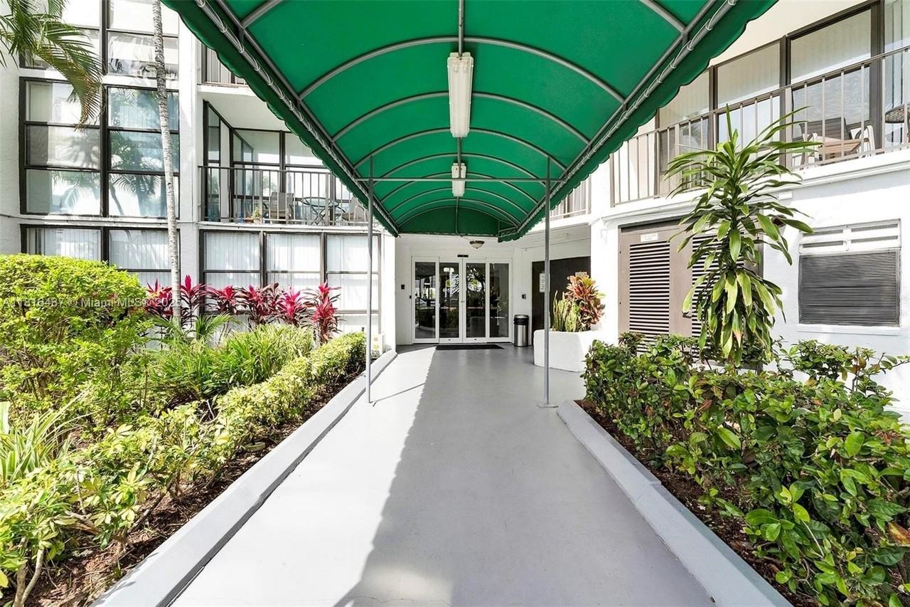 1000 Parkview Dr #701 - Photo 4 of 31