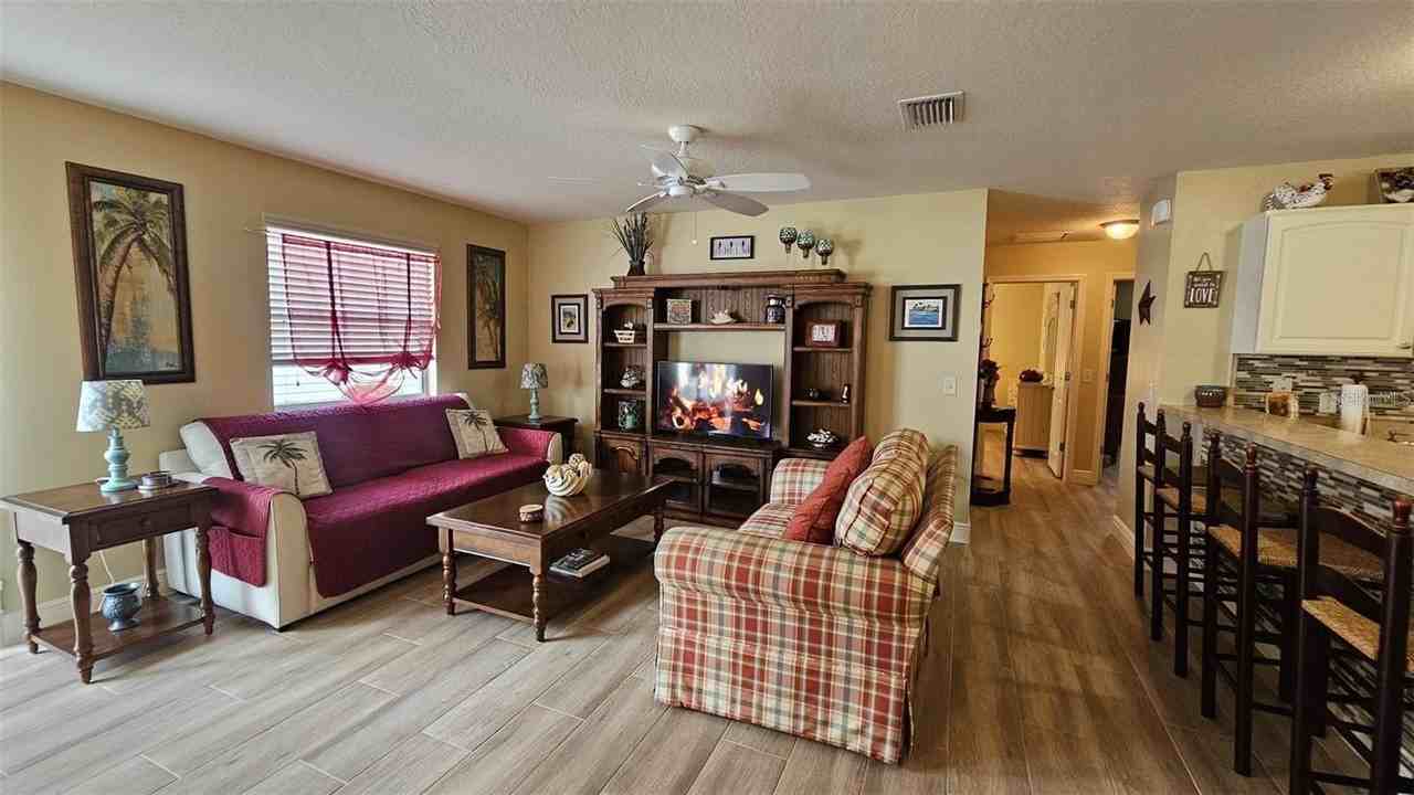 2552 Red Cedar Ln - Photo 6 of 21