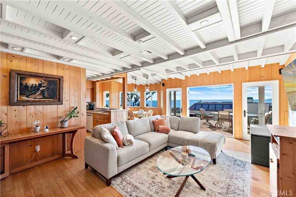 137 Cleo St - Photo 4 of 25