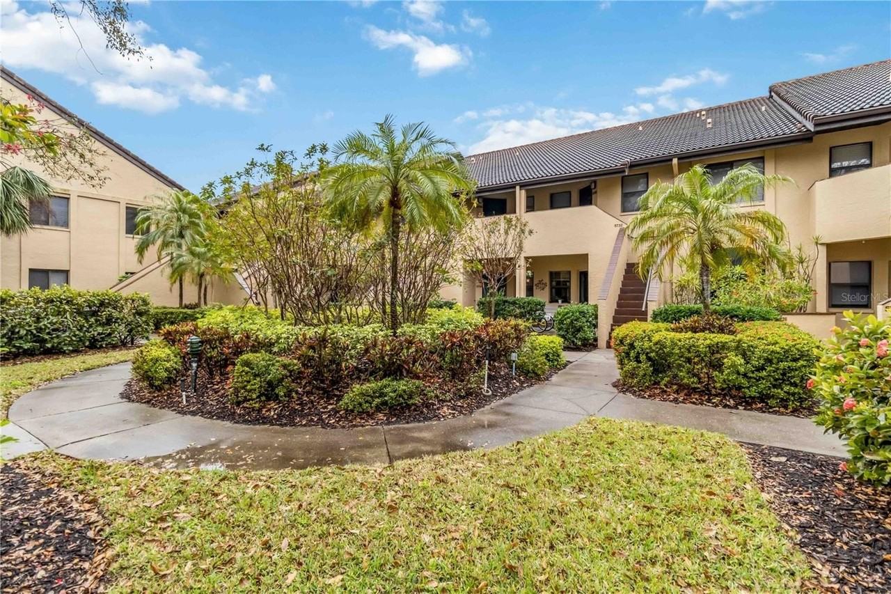 5734 Ashton Lake Dr #7 - Photo 4 of 34