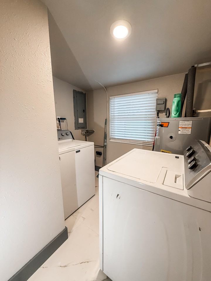 Cresthill Dr - Photo 2 of 12