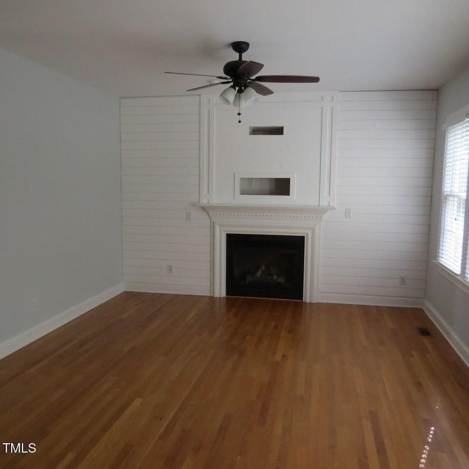 215 Stone Monument Dr - Photo 5 of 20