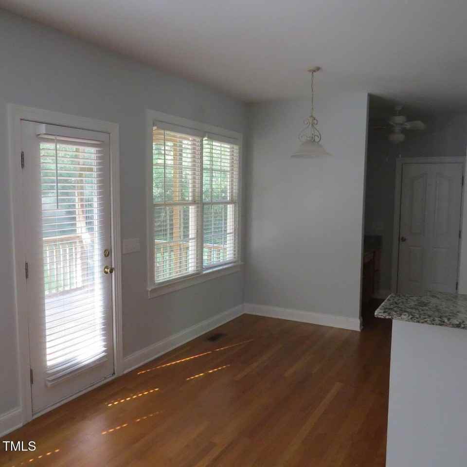 215 Stone Monument Dr - Photo 6 of 20