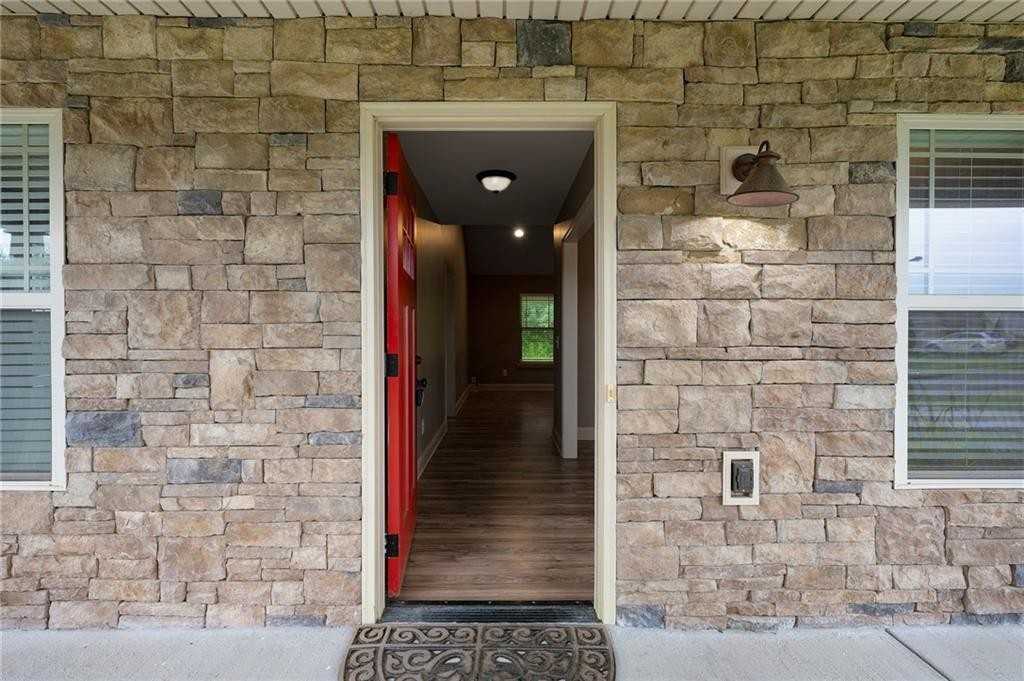 211 Gilmore Circle - Photo 3 of 24