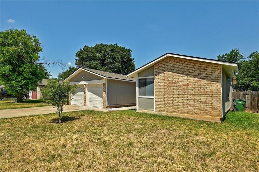 906 Cactus Dr - Photo 2 of 25