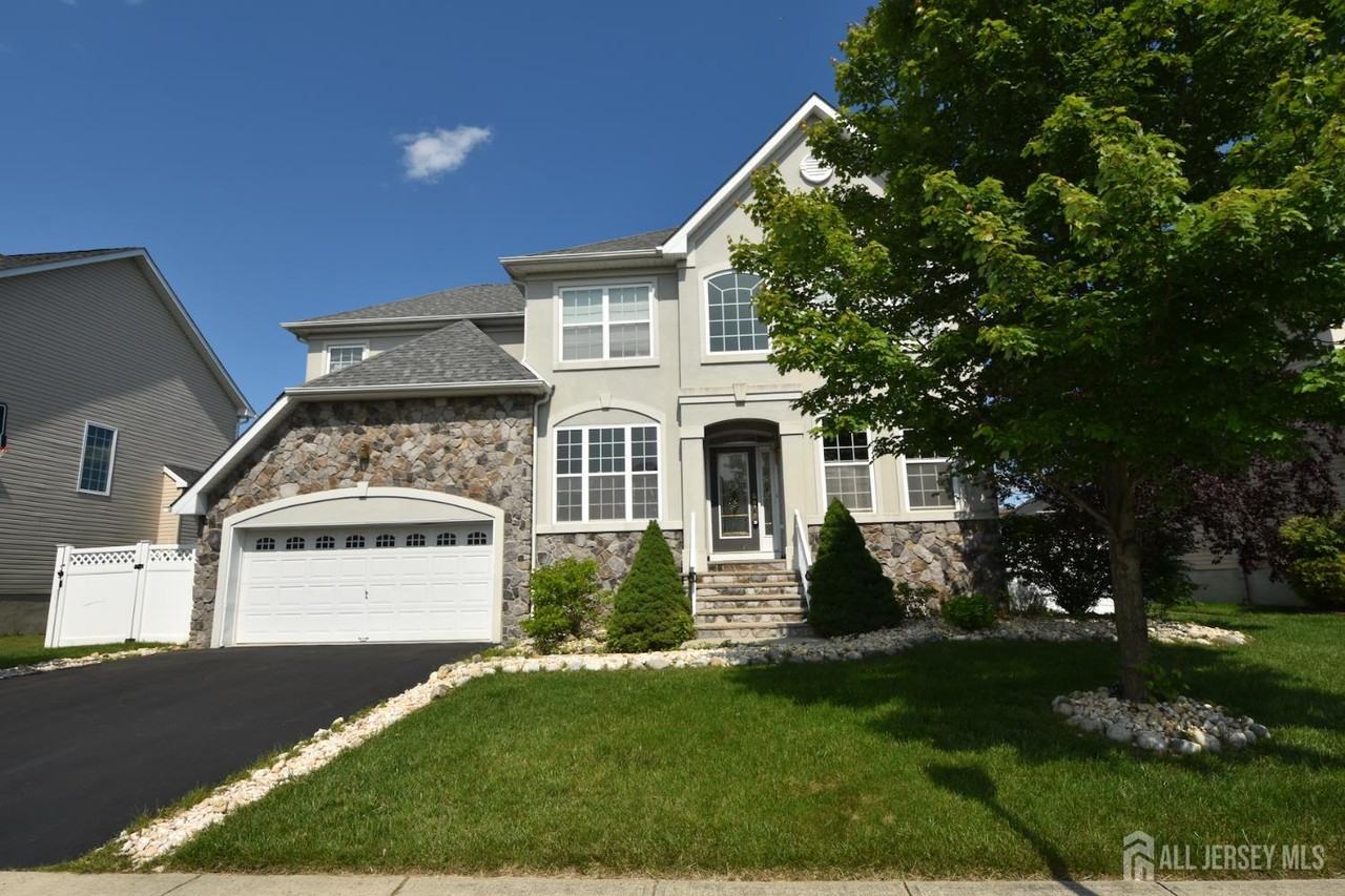 3 Maxwell Rd - Photo 2 of 42