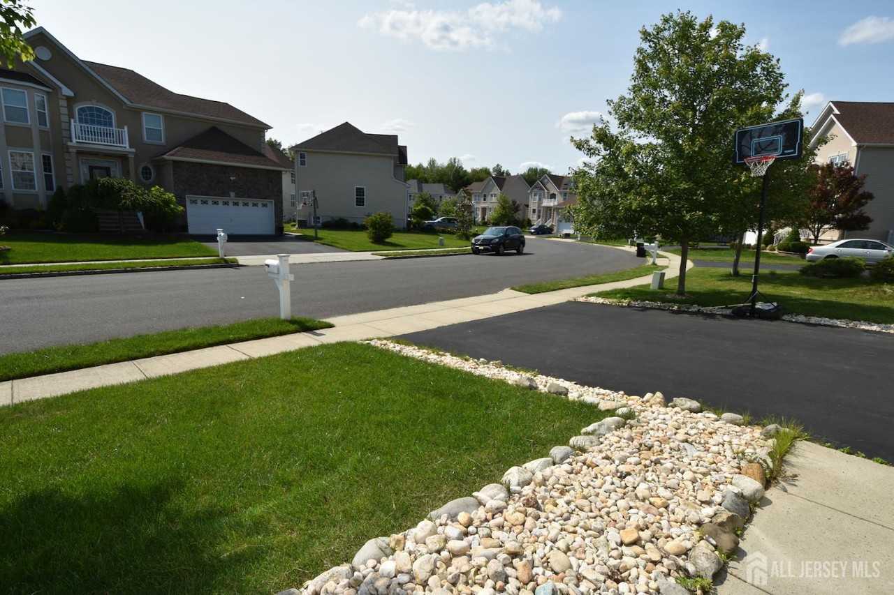 3 Maxwell Rd - Photo 4 of 42