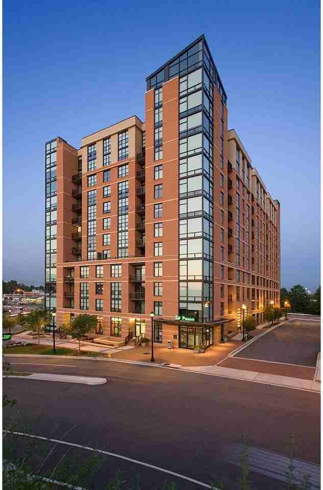 IO Piazza by Windsor - Photo 2 of 50