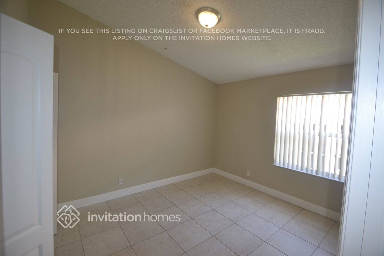 6249 Island Way - Photo 2 of 5