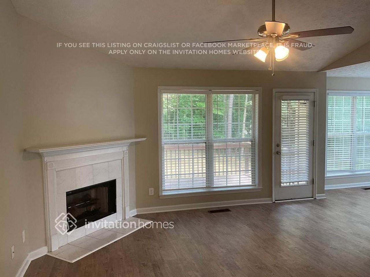 3933 Edgebrook Dr - Photo 3 of 10