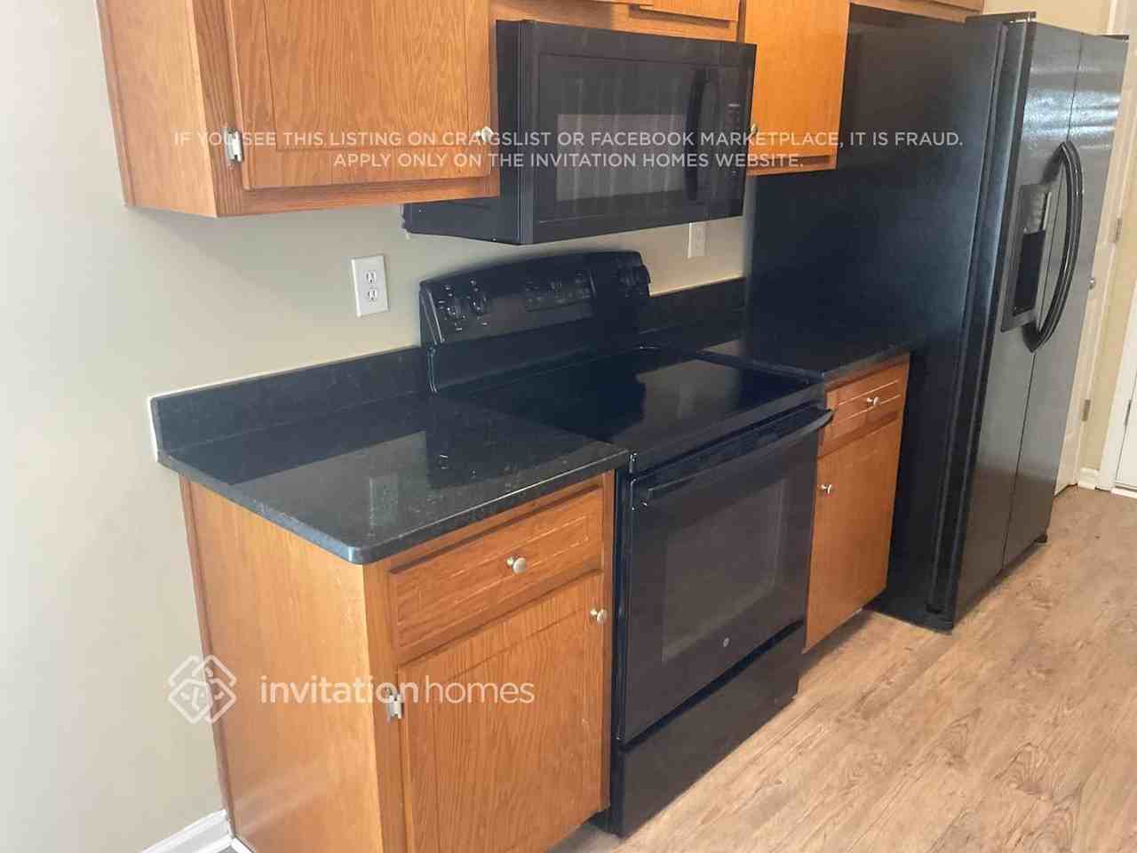 3933 Edgebrook Dr - Photo 5 of 10