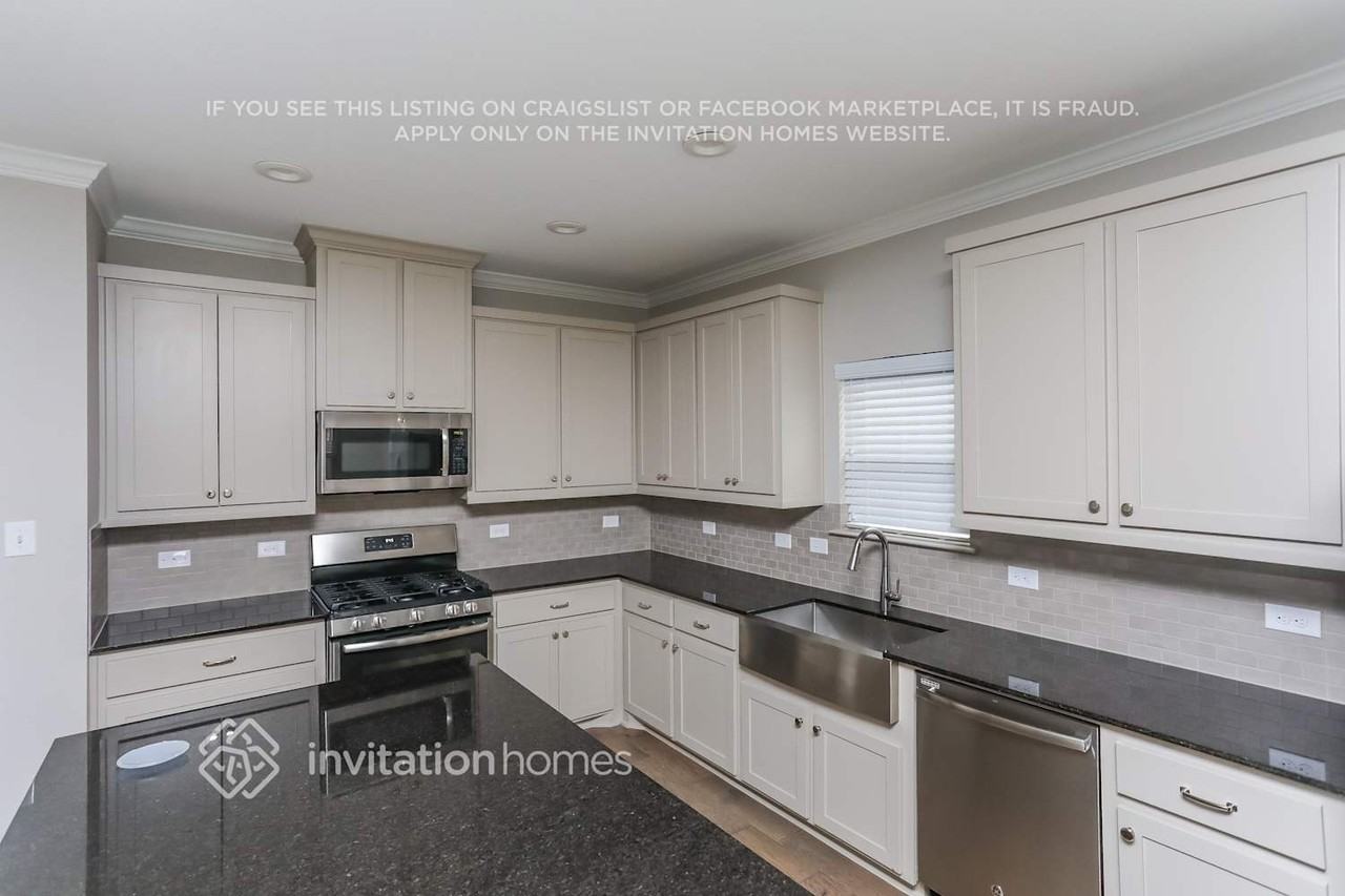 2701 Mission St - Photo 5 of 17