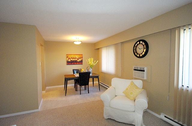 Rembrandt Apartments - Photo 3 of 24