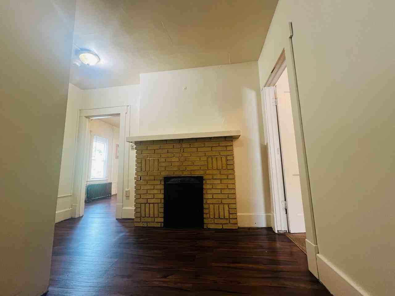 759 Garrison Ave - Photo 3 of 15