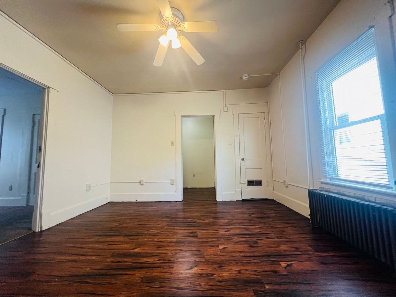 759 Garrison Ave - Photo 4 of 15