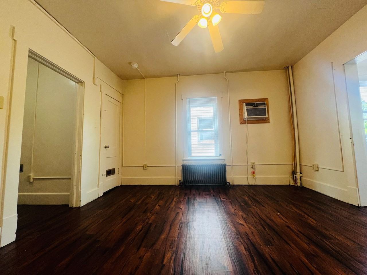 759 Garrison Ave - Photo 5 of 15