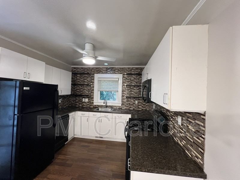1525 Browns Ave - Photo 7 of 21