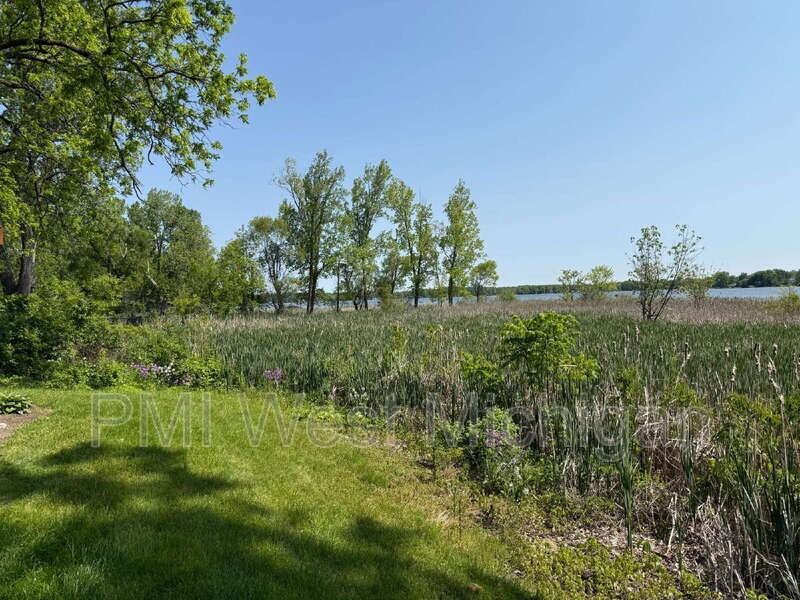 5864 Shaw St #3 - Photo 4 of 23