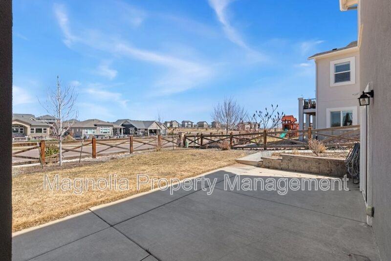 9340 Blue Birch Ct - Photo 2 of 30