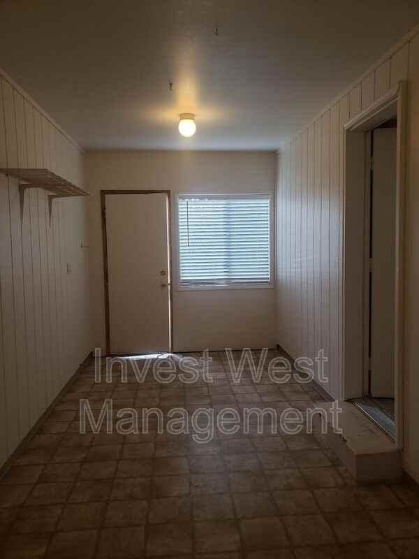 1714 Se 145th Ct - Photo 3 of 28