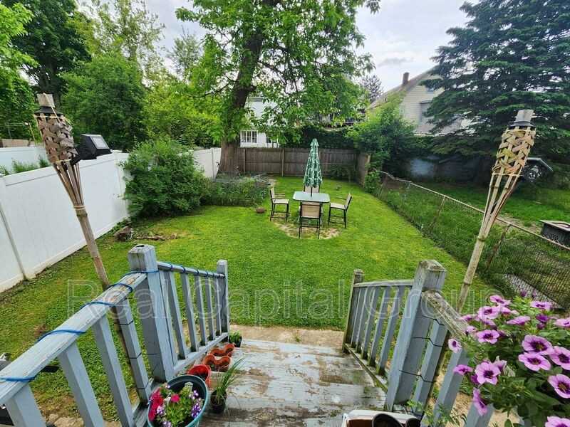 37 Hurlbut St - Photo 2 of 14